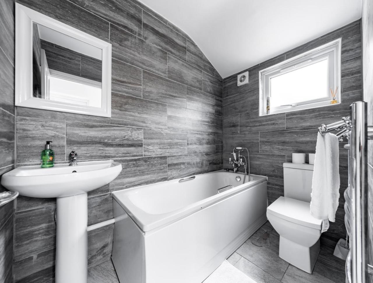 Fortified Home Rochester Ngoại thất bức ảnh